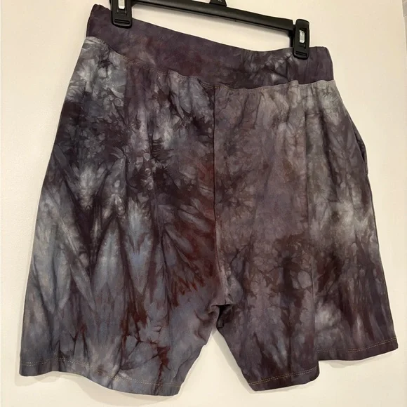 Large Fusion Threads Collective unisex drawstring shorts with pockets - Picture 2 of 2